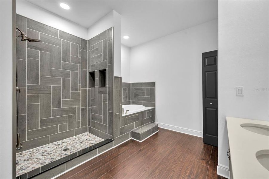 Furnished interior view inside a new home in , Apopka (Image 12).