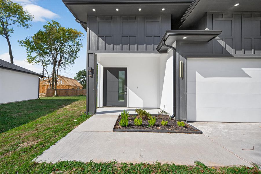 Exterior details and patio area of a home in , Dayton (Image 3).