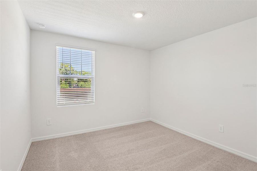 Spacious, unfurnished interior of a new home in Hilltop Vistas, Dade City (Image 14).