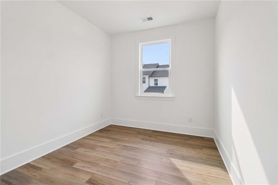 Spacious, unfurnished interior of a new home in Park Vue, Atlanta (Image 21).