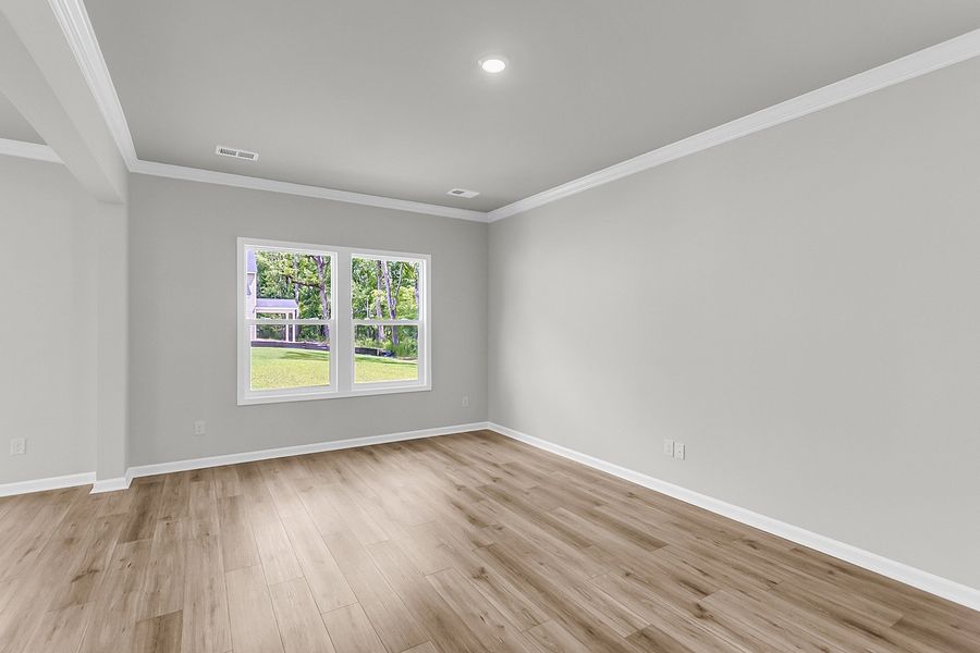 Spacious, unfurnished interior of a new home in Central Creek, Goose Creek (Image 25).