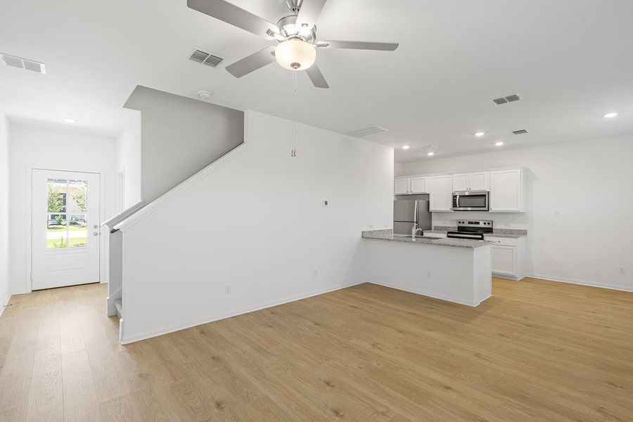 Spacious, unfurnished interior of a new home in Colson Ranch, Jarrell (Image 4).