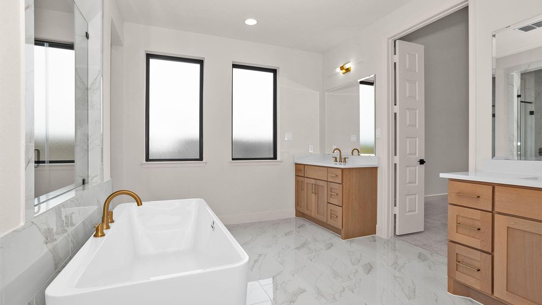 Furnished interior view inside a new home in Valencia, Manvel (Image 7).