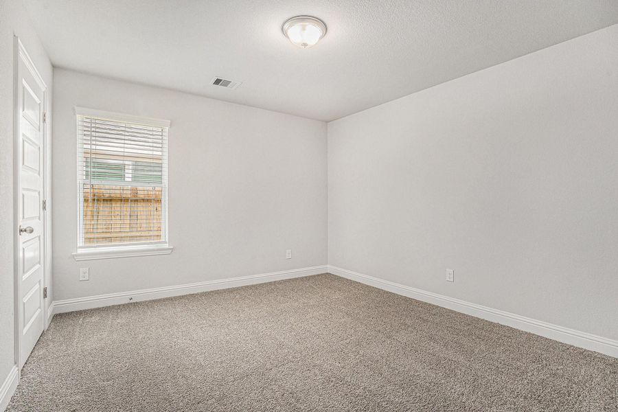Spacious, unfurnished interior of a new home in Lago Mar, Texas City (Image 13). Spacious, unfurnished interior of a new home in Lago Mar, Texas City (Image 13).