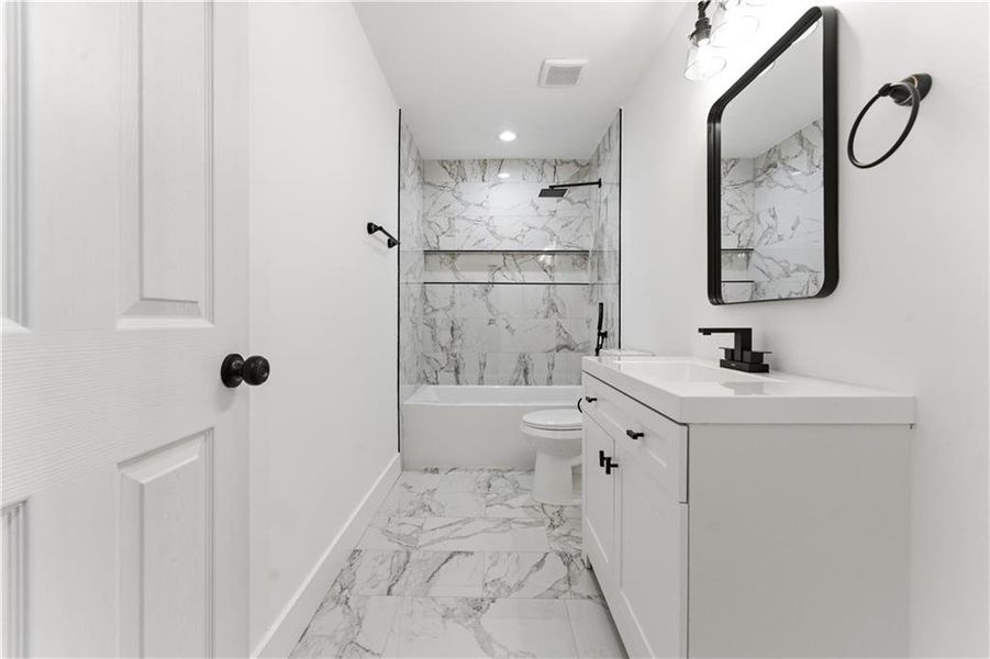 Furnished interior view inside a new home in , Cartersville (Image 10).