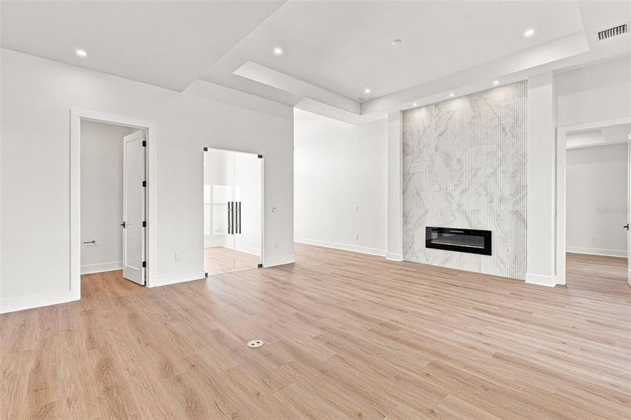 Spacious, unfurnished interior of a new home in , Placida (Image 56).