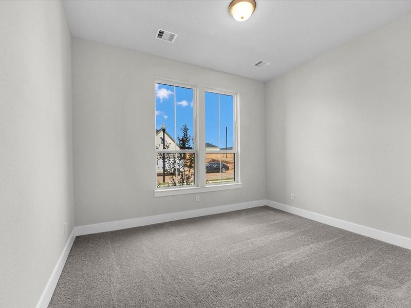 Spacious, unfurnished interior of a new home in Oakhill Reserve, Tomball (Image 17).