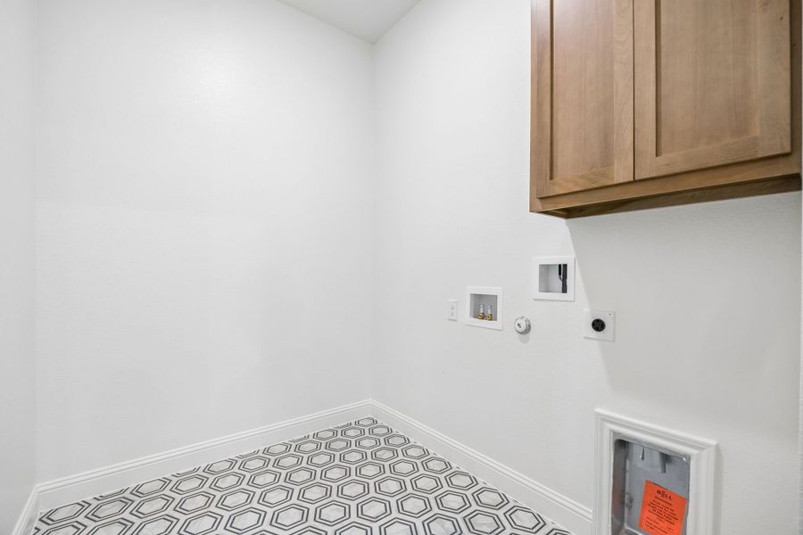 Spacious, unfurnished interior of a new home in Sheppard's Place, Waxahachie (Image 26). Spacious, unfurnished interior of a new home in Sheppard's Place, Waxahachie (Image 26).