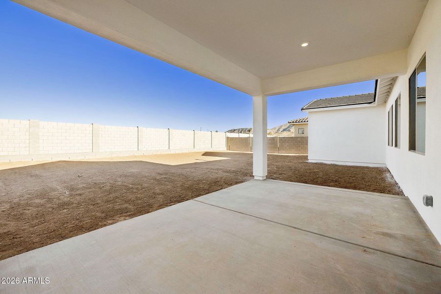 LARGE COVERED BACK PATIO