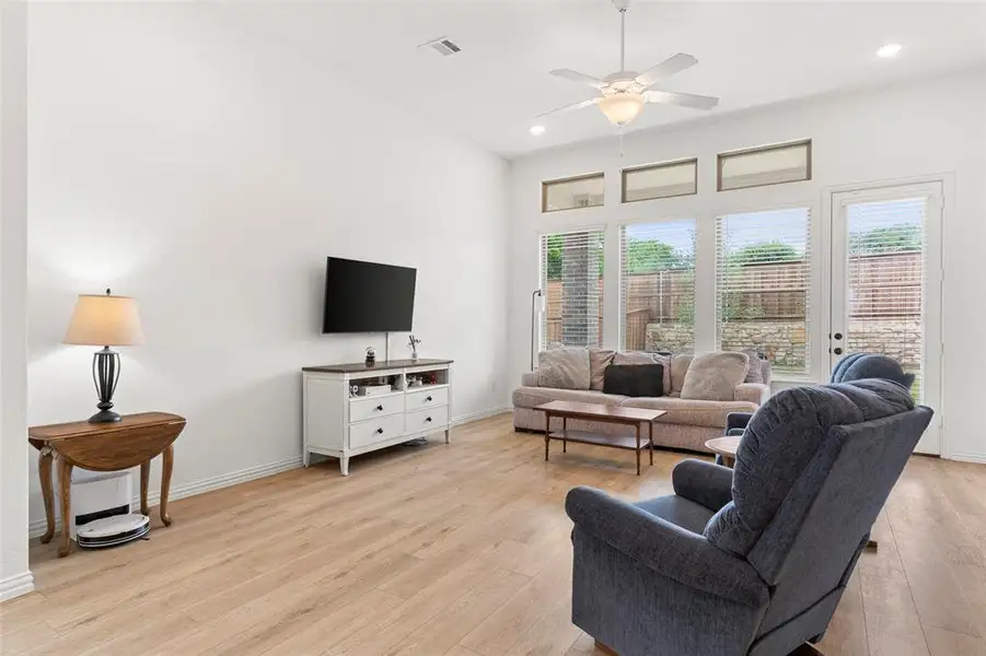 Furnished interior view inside a new home in Inspiration, Lucas (Image 19).