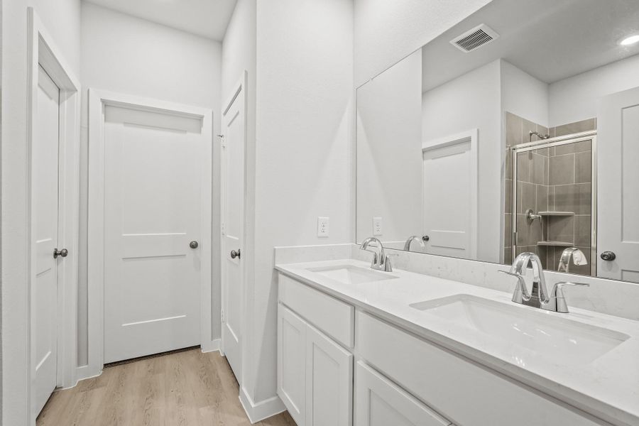 Furnished interior view inside a new home in Sanford Farms, Waller (Image 5).