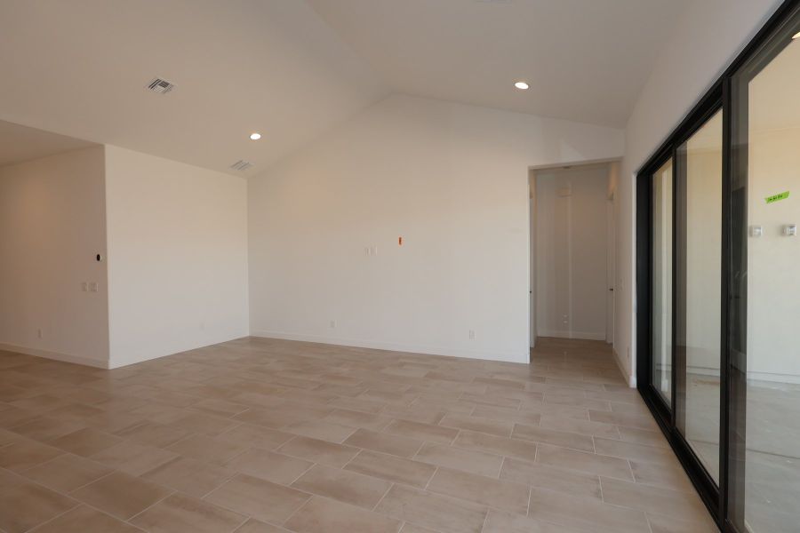 Spacious, unfurnished interior of a new home in Overlook at Verrado Regent Hills, Buckeye (Image 7).