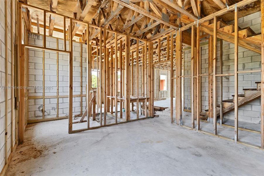 Spacious, unfurnished interior of a new home in , Palm Bay (Image 18).