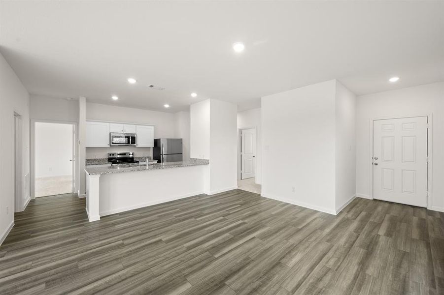 8340 Sniptoe- Dining-4 8340 Sniptoe- Dining-4