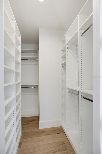 Spacious, unfurnished interior of a new home in , Winter Garden (Image 49).