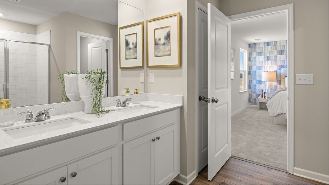 2211 Boston Owners Bath 1of3 F2 Base2 050625