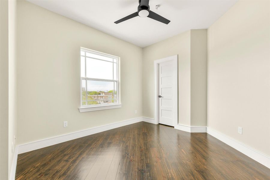Secondary bedroom