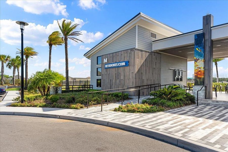 Front exterior of a new home in , Daytona Beach, FL, highlighting curb appeal (Image 22).