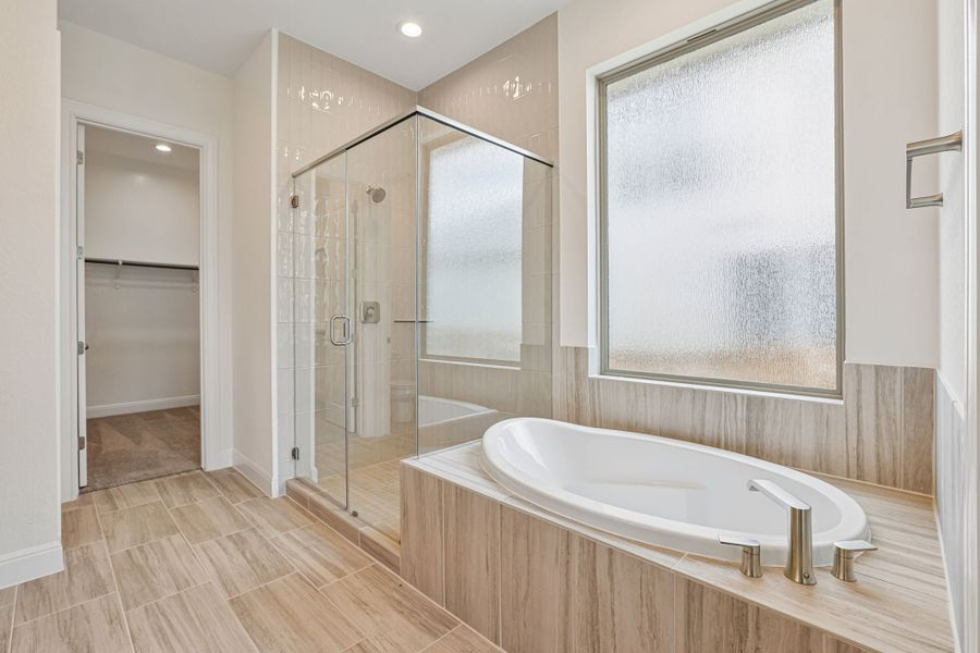 Furnished interior view inside a new home in 6 Creeks, Kyle (Image 8).