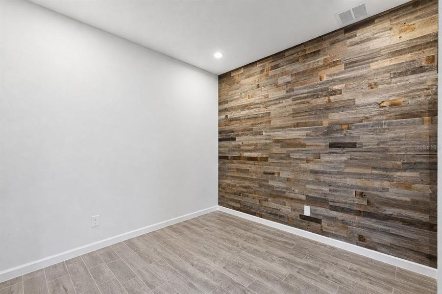 Spacious, unfurnished interior of a new home in , Daytona Beach (Image 38).