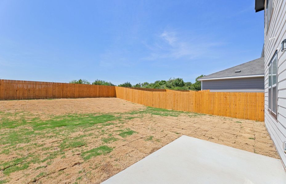 Exterior details and patio area of a home in Skyview, Belton (Image 26).