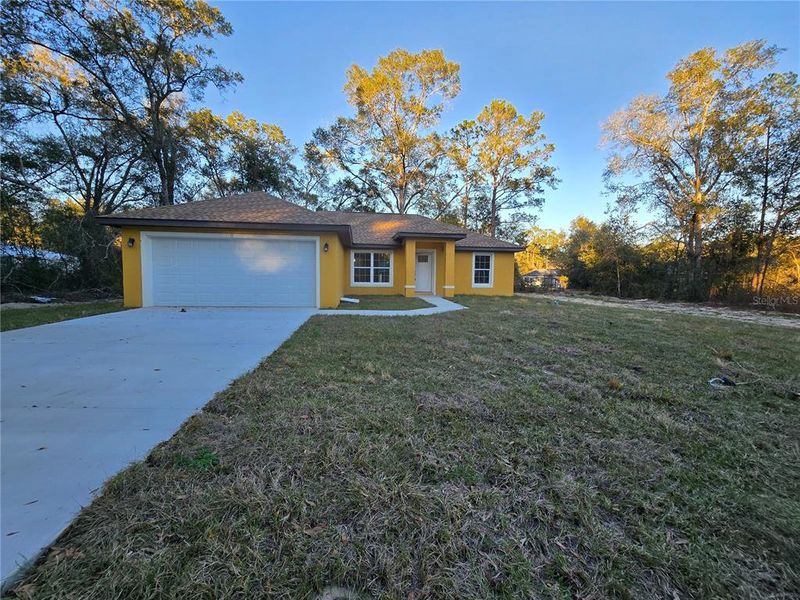 Exterior details and patio area of a home in , Ocala (Image 21).