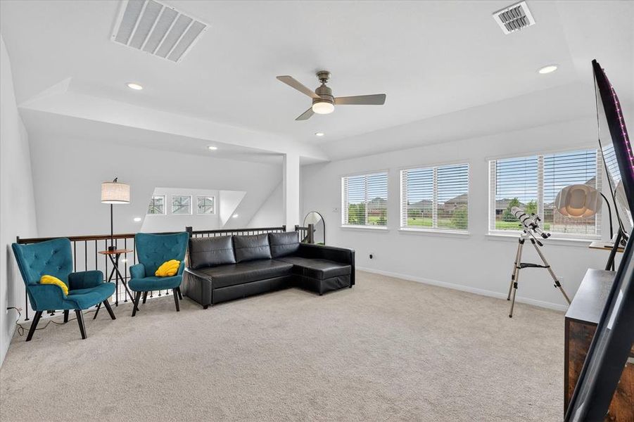 Furnished interior view inside a new home in Meadow Run, Melissa (Image 17).