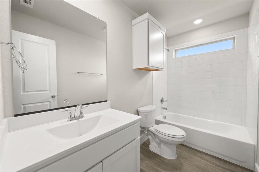 Furnished interior view inside a new home in Llano Springs, Fort Worth (Image 11).