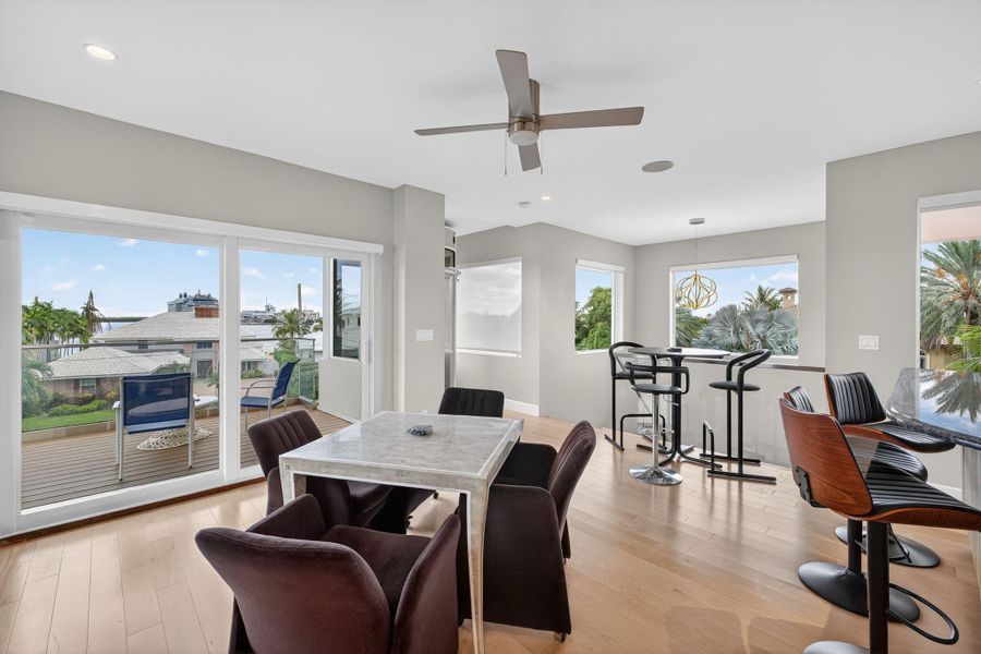 Furnished interior view inside a new home in , Fort Lauderdale (Image 40).