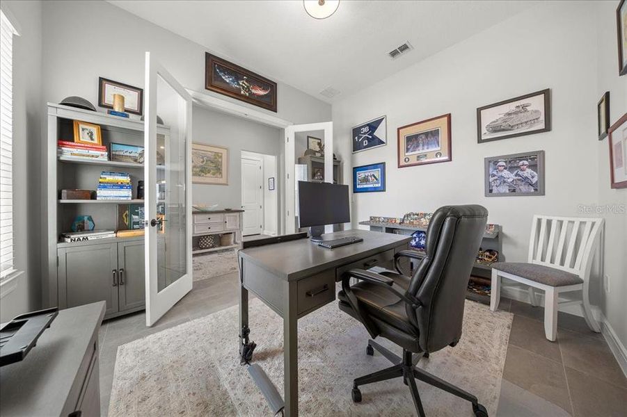 Furnished interior view inside a new home in Del Webb Stone Creek, Ocala (Image 8).