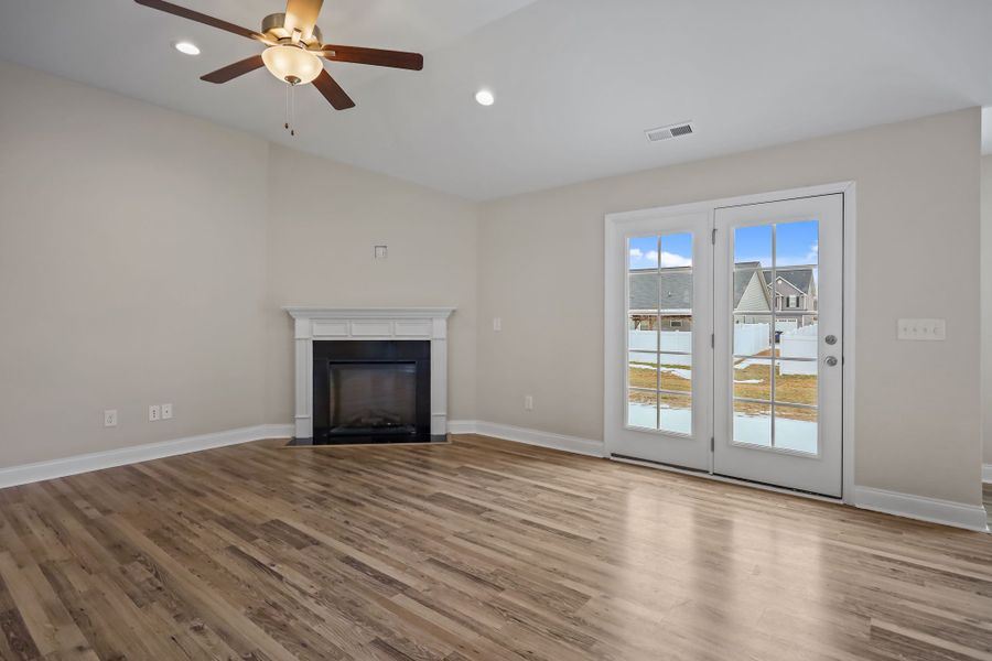 Representative unfurnished interior of a home built from the Hardy by Bill Clark Homes in Laurel Oaks, Greenville (Image 23).