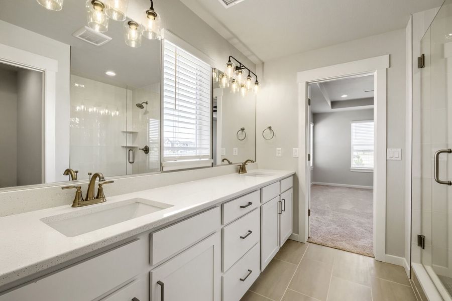 8003 Manor - Primary Bathroom