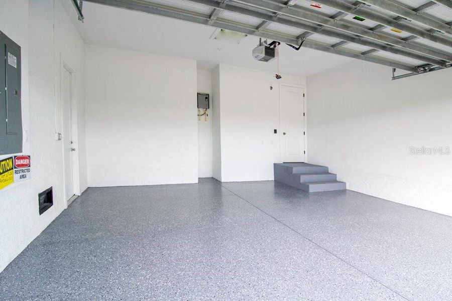 Spacious, unfurnished interior of a new home in , Port Charlotte (Image 22).