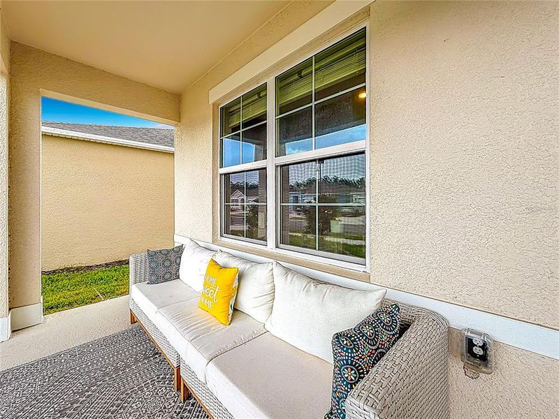 Exterior details and patio area of a home in Edgemont at Serenoa, Clermont (Image 3).