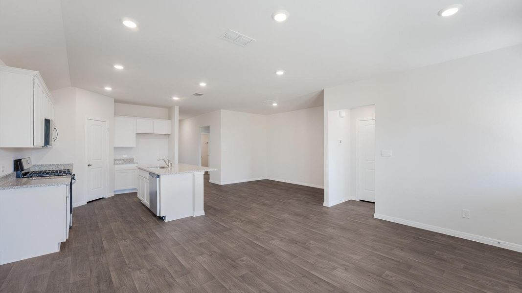 Spacious, unfurnished interior of a new home in Carillon, Manor (Image 11).
