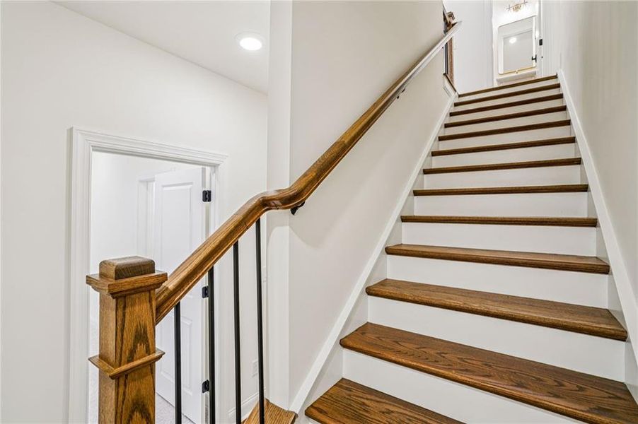 Spacious, unfurnished interior of a new home in Byers Park, Alpharetta (Image 33). Spacious, unfurnished interior of a new home in Byers Park, Alpharetta (Image 33).