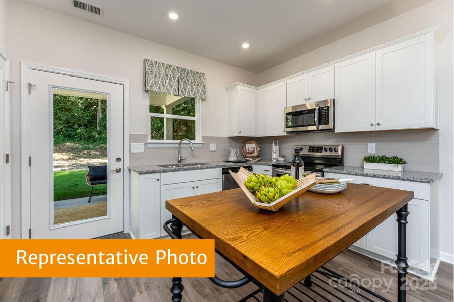 Image 7 of a home in Country Club Village. Image 7 of a home in Country Club Village.