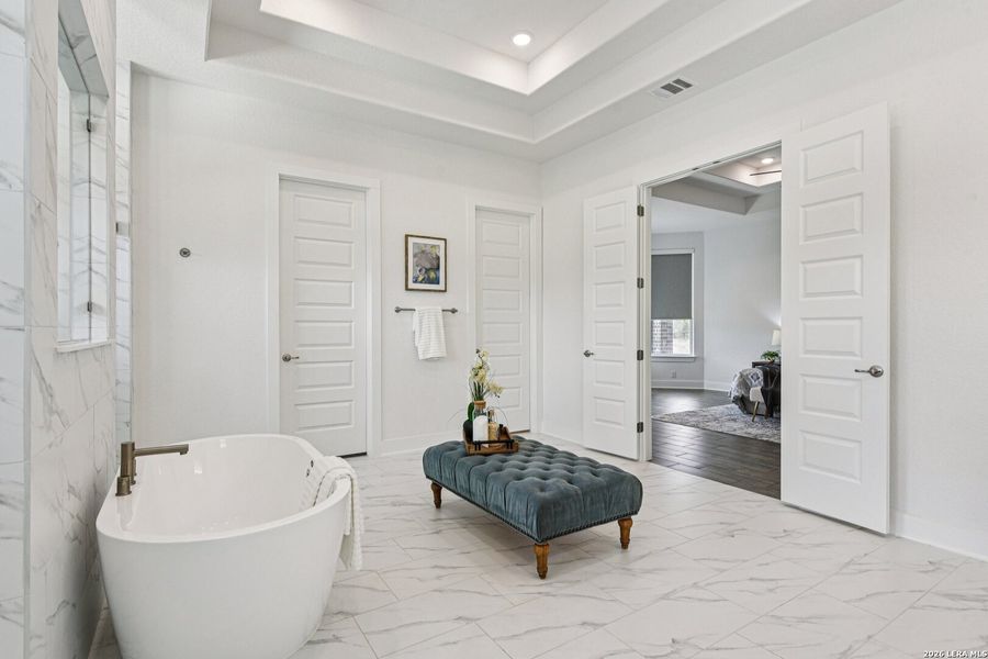 Furnished interior view inside a new home in Waldsanger, New Braunfels (Image 6).