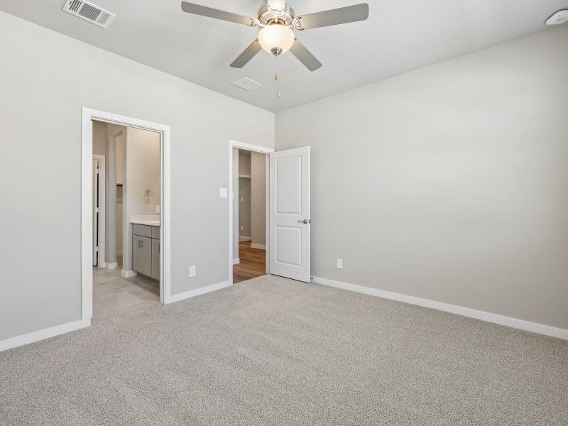 Spacious, unfurnished interior of a new home in Cibolo Hills West - Spring Series, Fort Worth (Image 15). Spacious, unfurnished interior of a new home in Cibolo Hills West - Spring Series, Fort Worth (Image 15).