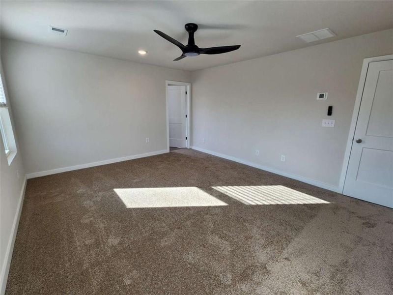 Spacious, unfurnished interior of a new home in Southern Hills, McDonough (Image 31).