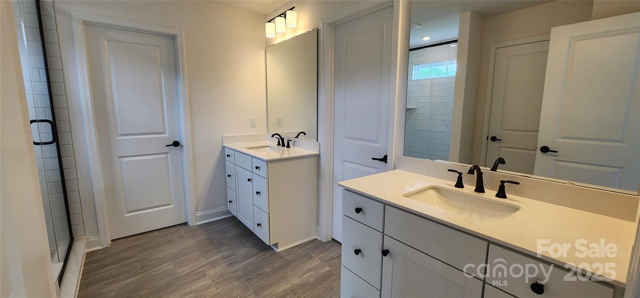 Furnished interior view inside a new home in Lakeside Glen, York (Image 10).