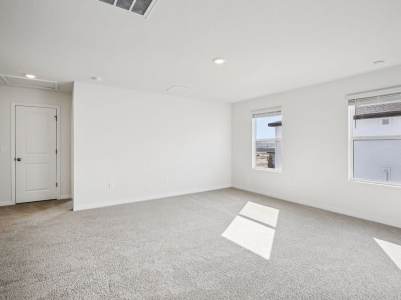 Spacious, unfurnished interior of a new home in Magnolia Bay - Premier Series, Nokomis (Image 14).