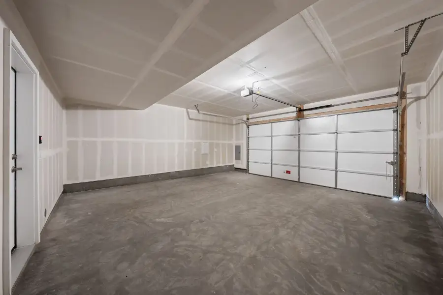 Spacious, unfurnished interior of a new home in Berkeley Villas, Denver (Image 32).