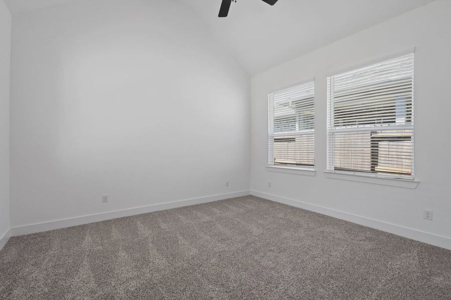 Spacious, unfurnished interior of a new home in Riceland Alley Loads, Mont Belvieu (Image 25).