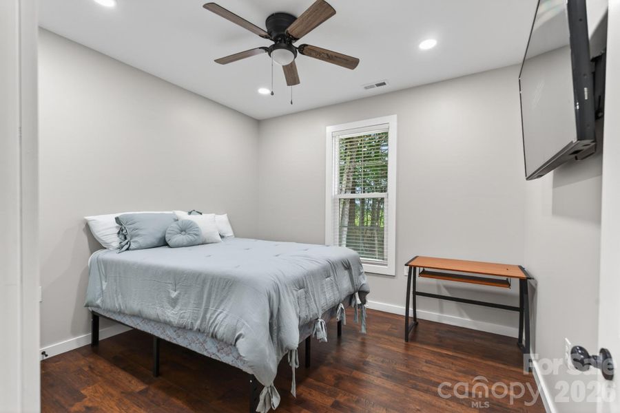 Bedrom 2
