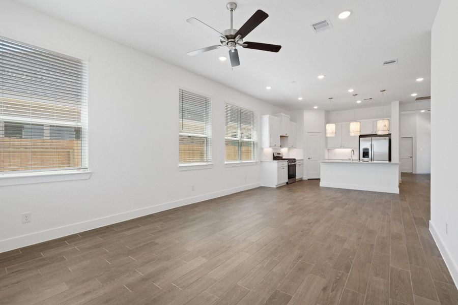 Spacious, unfurnished interior of a new home in Emory Glen, Magnolia (Image 28).