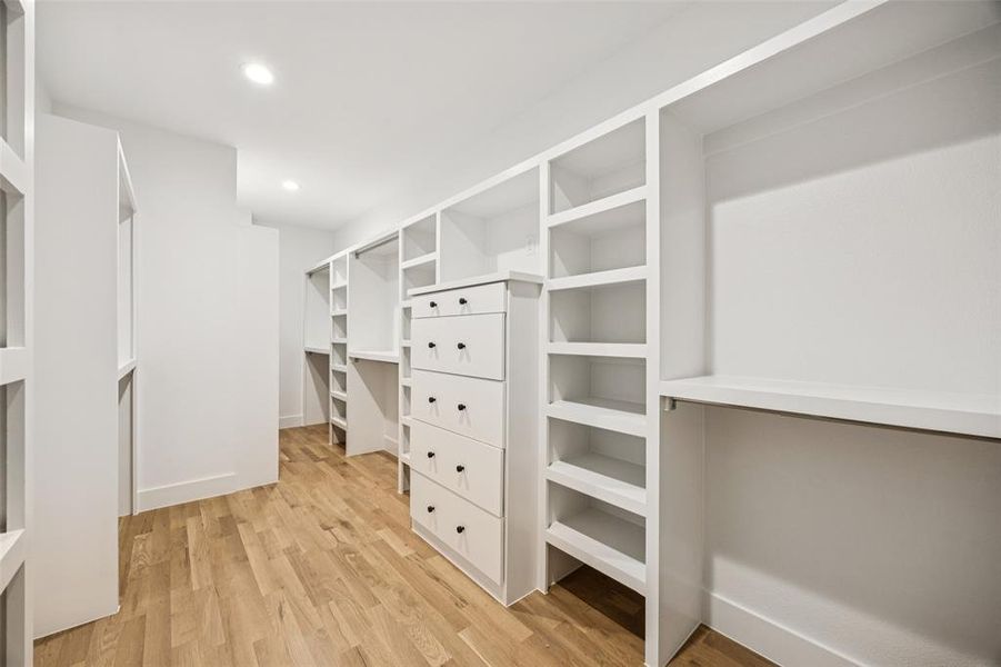 Furnished interior view inside a new home in , Dallas (Image 7).