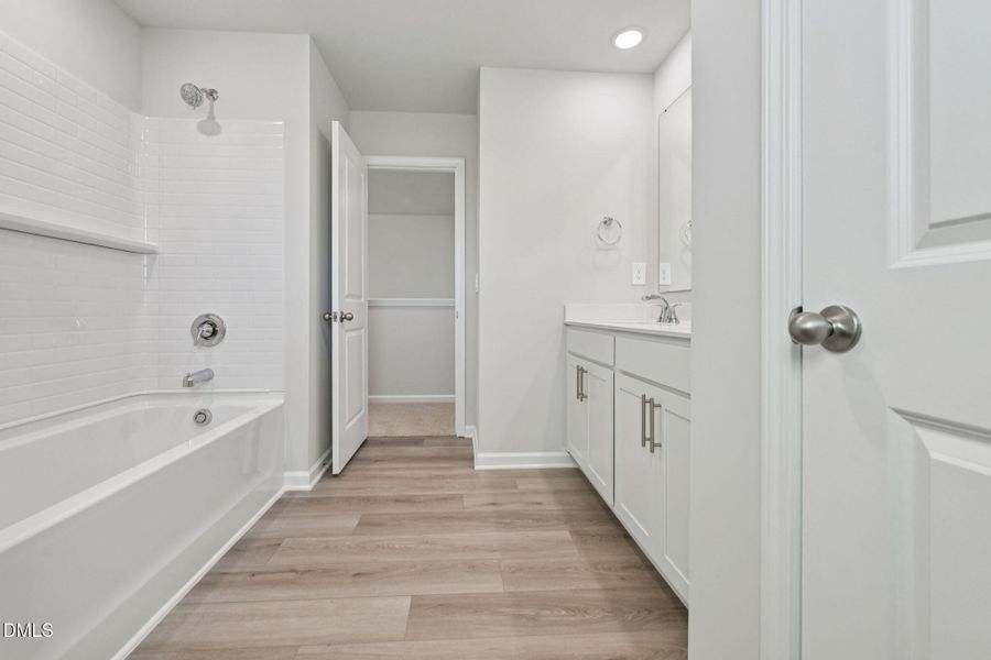 34-web-or-mls-Raleigh - Oak Manor - 113