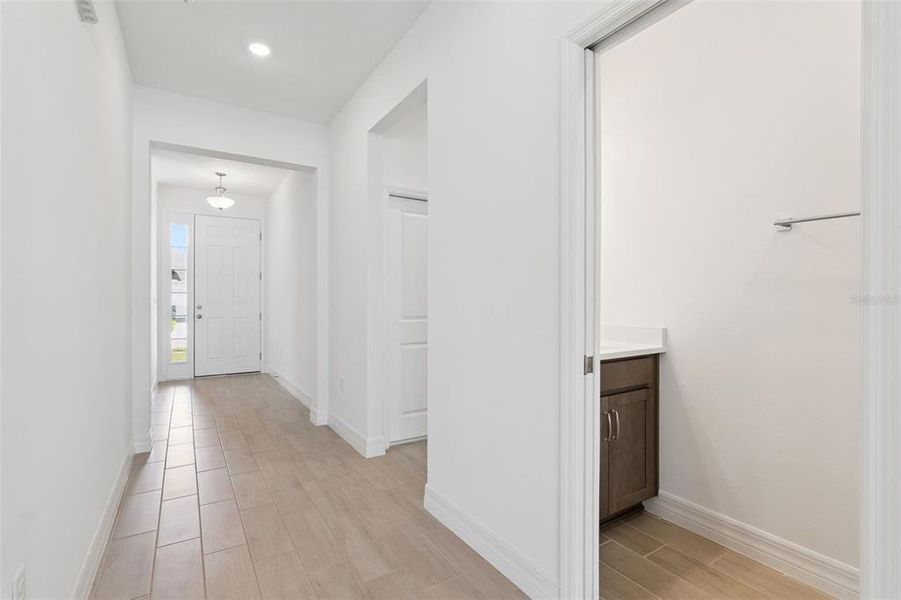 Spacious, unfurnished interior of a new home in Prairie Oaks, St. Cloud (Image 13).