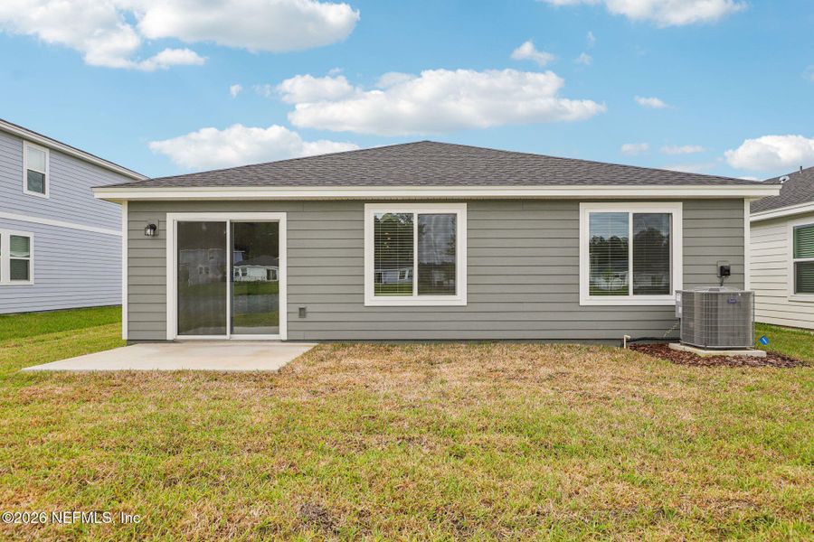 Exterior details and patio area of a home in Kings Preserve, Jacksonville (Image 4).
